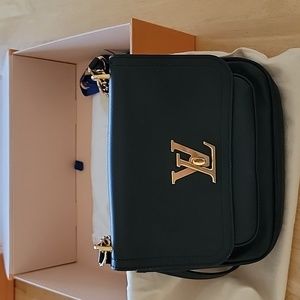 Louis Vuitton lockme chain PM Noir